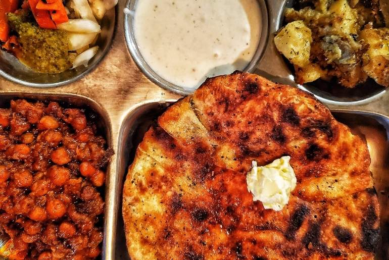 amritsari kulcha vs delhi naan