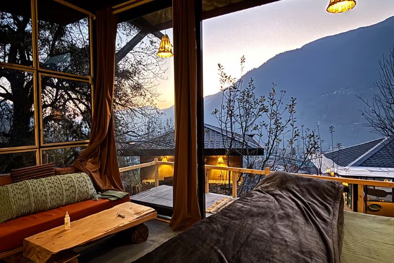 Autumn — A Room In Kyum