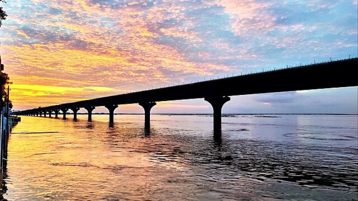 Why Are The Ganga And The Indus Moving In Opposite Hydrological Directions?