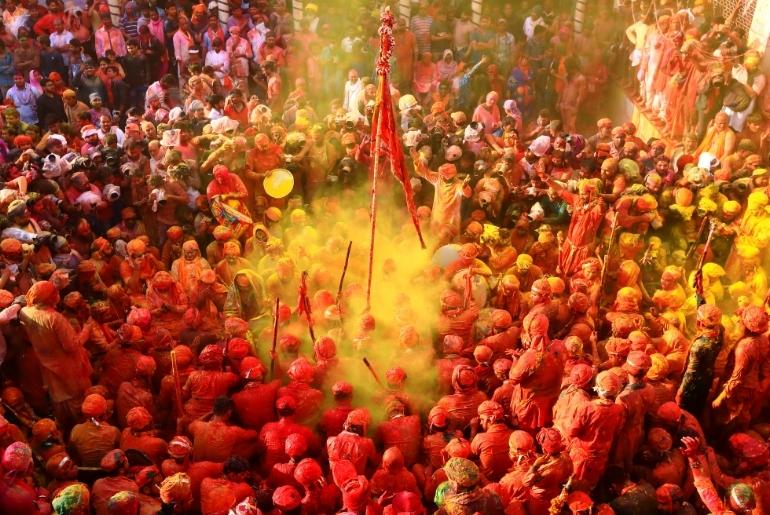 holi in vrindavan