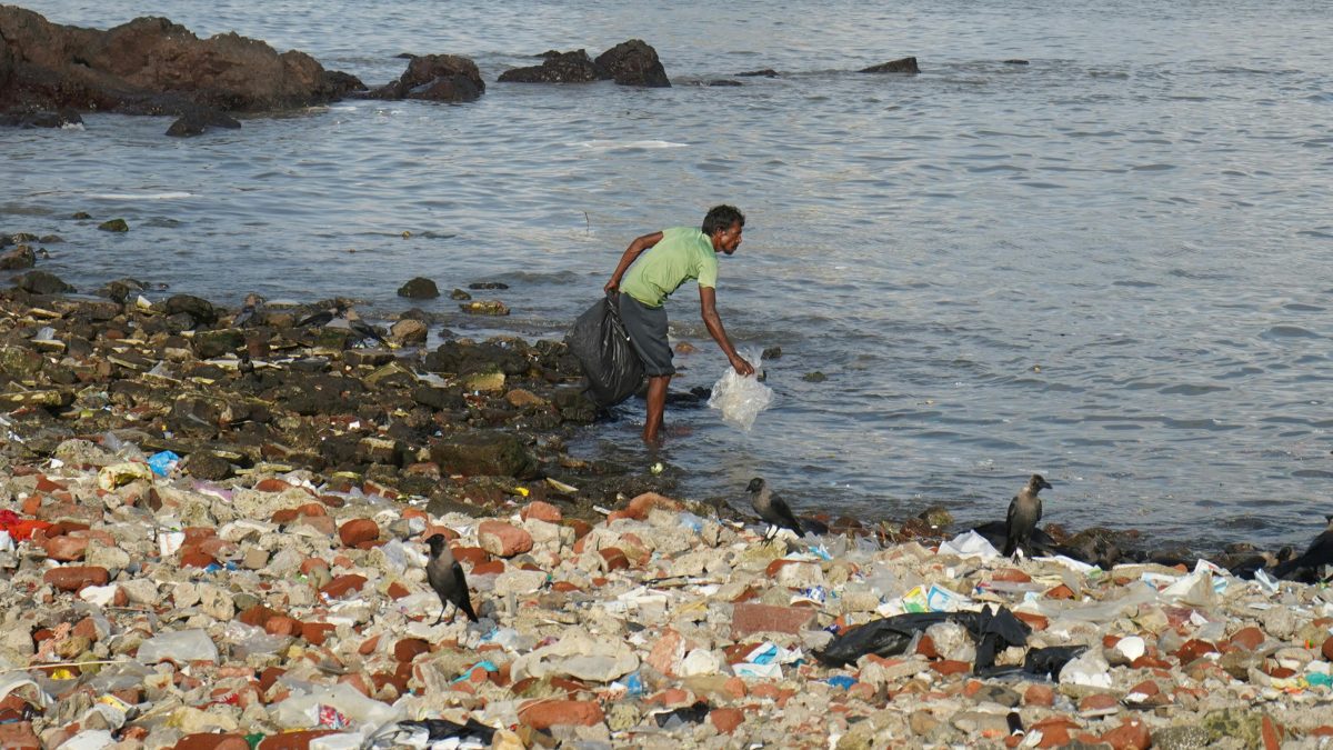 Mumbai Installs Plastic Barriers Around Trombay And Malad Waterways To Stop Plastic Flow To Sea