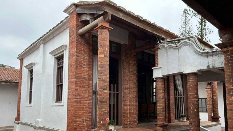 Built Without Cement, This 200-YO MP House Survived British Gunfire & Still Houses 8 Generations