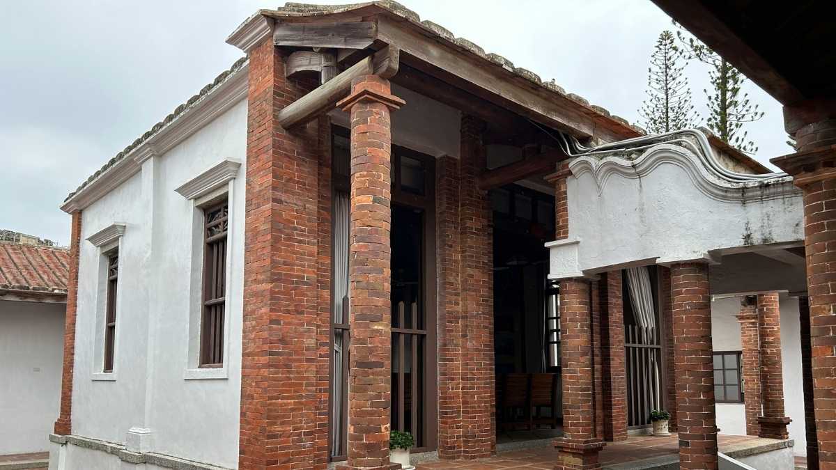Built Without Cement, This 200-YO MP House Survived British Gunfire & Still Houses 8 Generations