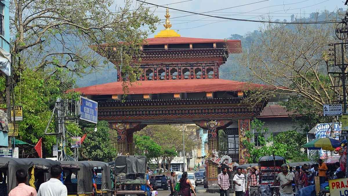 This Indian Town Lets You Walk Into Bhutan Without Visa Or Passport; But There’s A Catch