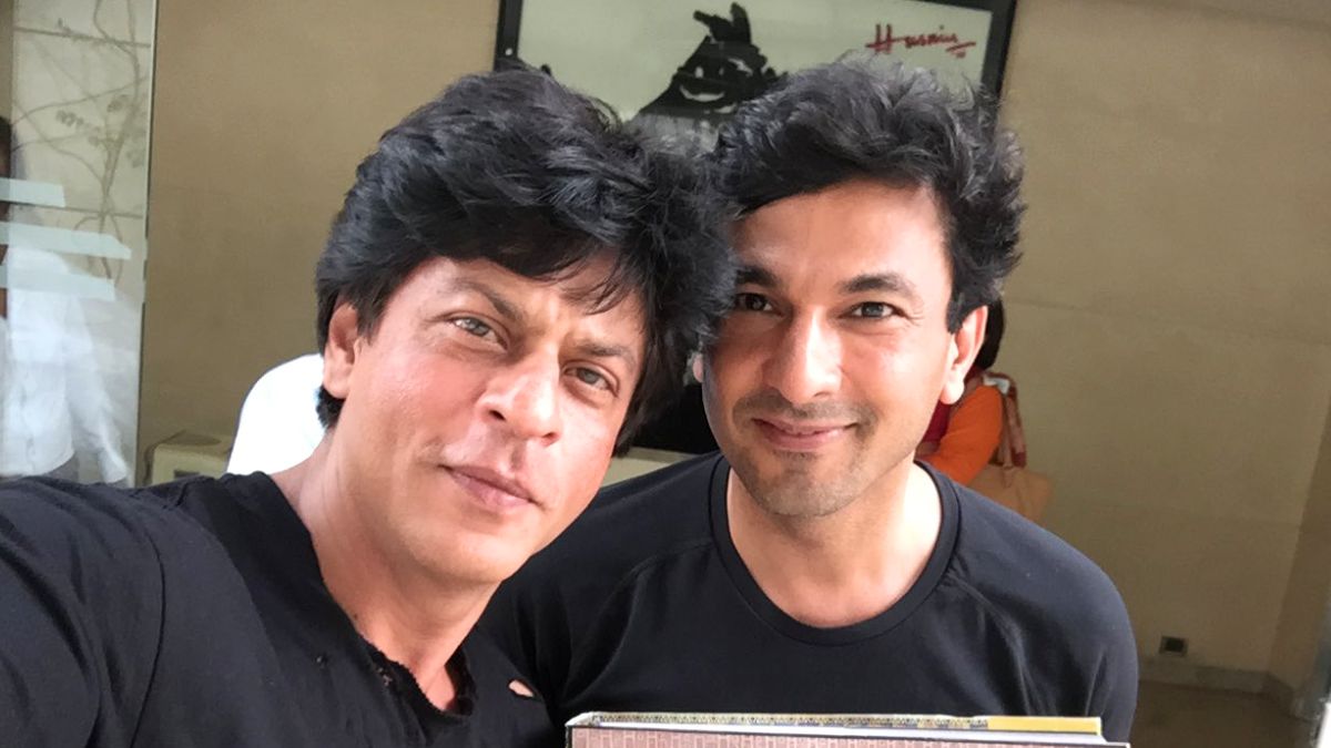 “We’ll Use The Energy To Fly Again,” SRK Told Chef Vikas Khanna; He Says It Was The Best Advice