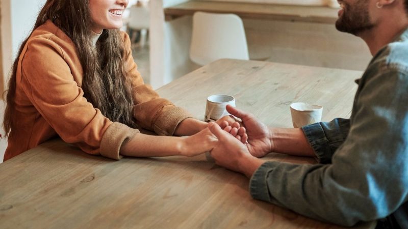 10 Friends Team Up With Mumbai Police To Bust Dating Scam At An Andheri Cafe