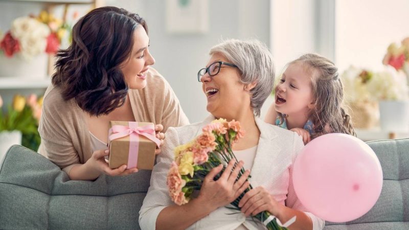 7 Emirati Mother’s Day Gifts To Make Her Day Extra Special