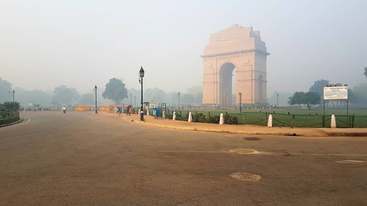 India Weather Update: IMD Issues Yellow Alert For Mumbai, Delhi Sees Rain, Bengaluru Hits 31°C