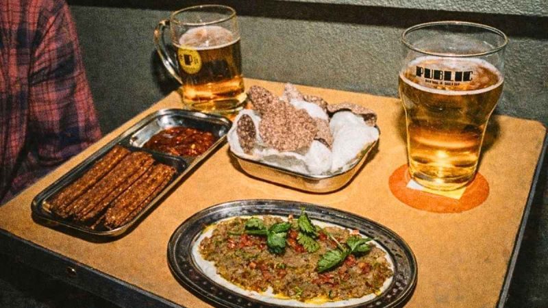 CT Review: I Found Mumbai’s Most Fuss-Free Beer Hall, PUBLIC In Versova For Cold Beer, Chakli Churros & More!