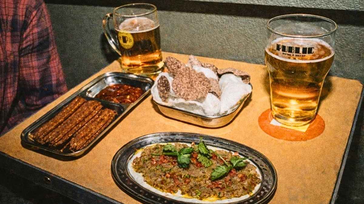 CT Review: I Found Mumbai’s Most Fuss-Free Beer Hall, PUBLIC In Versova For Cold Beer, Chakli Churros & More!