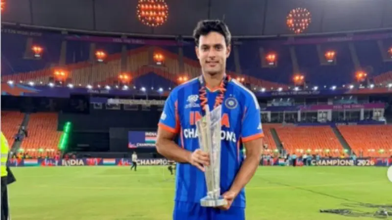 Shivam Dube Disguised Himself With A Cap & Mask To Travel In 3rd AC After India’s T20 Win