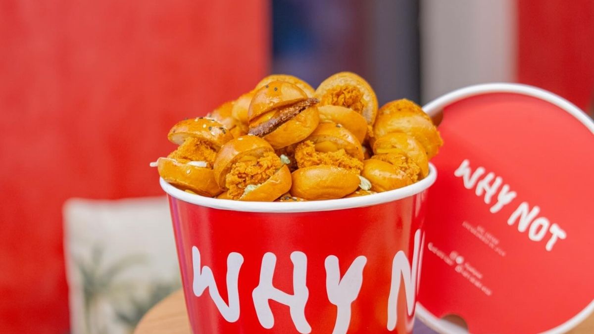 Abu Dhabi: An Eatery Offers Mini Burgers In A Bucket & You Need To Try Them, ‘Cause ‘Why Not’
