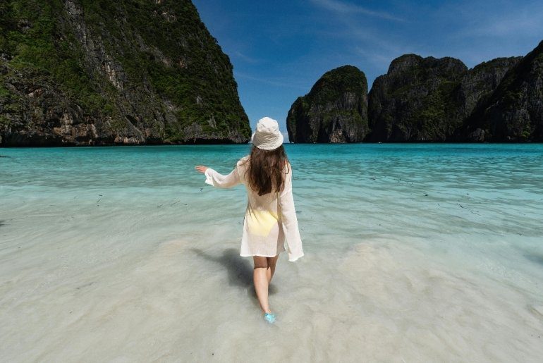 women travel experiences