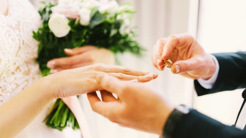 Couples In Abu Dhabi Can Now Get Married In Just 15 Mins! Here’s How