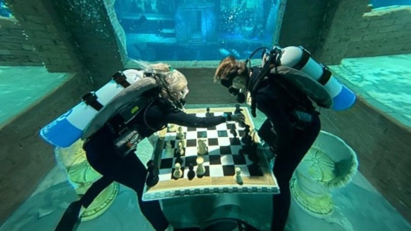 Bring Your Friend To Dubai’s Deepest Pool This April For A Free Unique Dive Experience