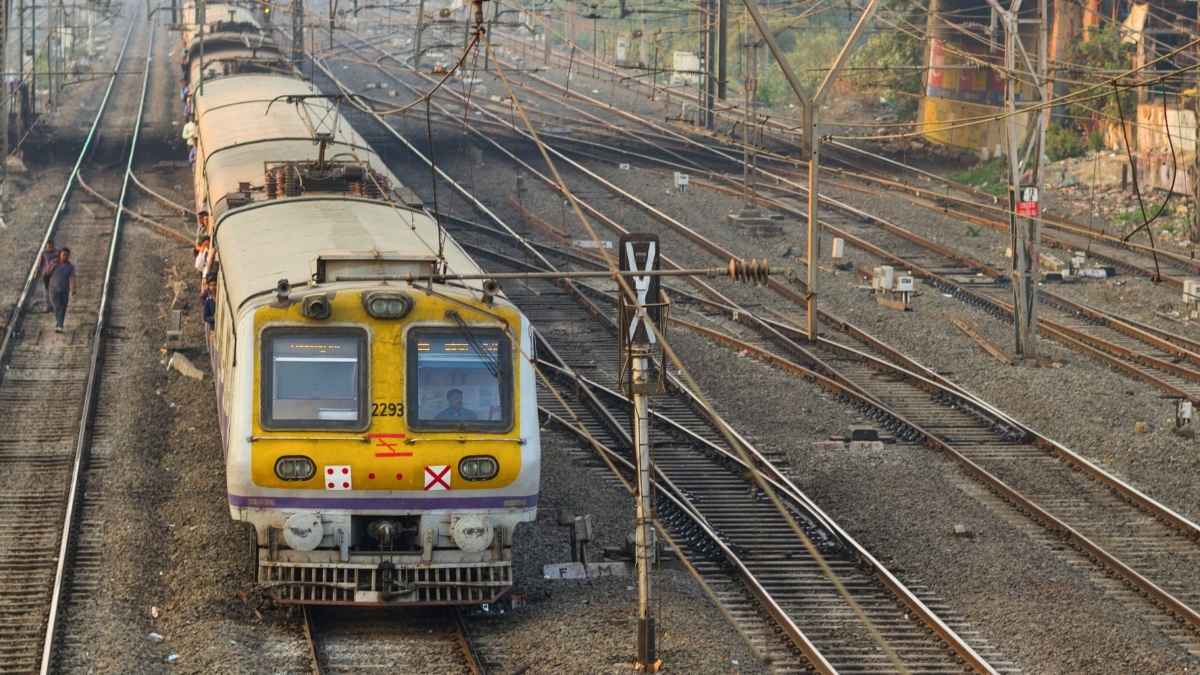 Mumbai: Major Mishap Averted At CSMT As 2 Local Trains Face Off On Same Track; Station Master Suspended