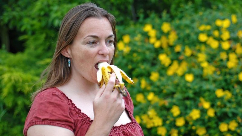 Why Should You Eat A Banana Right After A Meal? Here’s What Health Experts Believe!