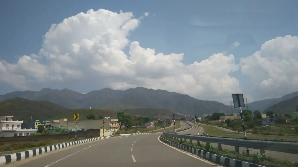 Delhi-NCR To Nepal In 8 Hours: UP’s Upcoming ₹40,000 Expressway Can Totally Transform Road Travel