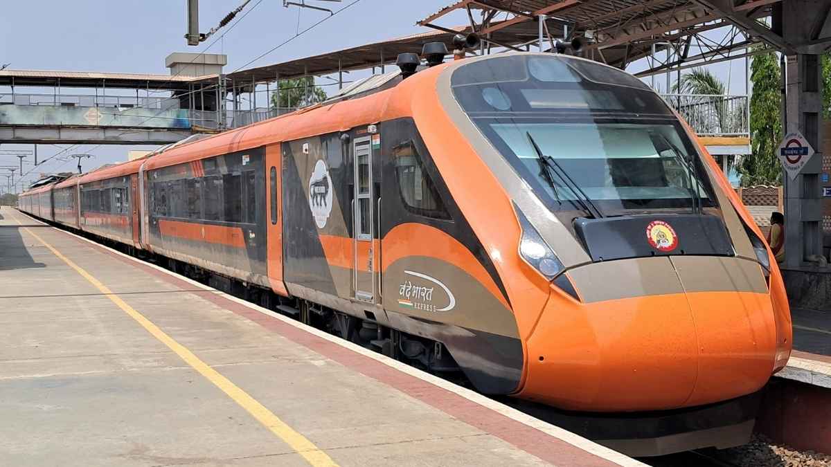 Just 10 Days After Launch, Jammu-Srinagar Vande Bharat Hits Nearly 90% Occupancy Rate