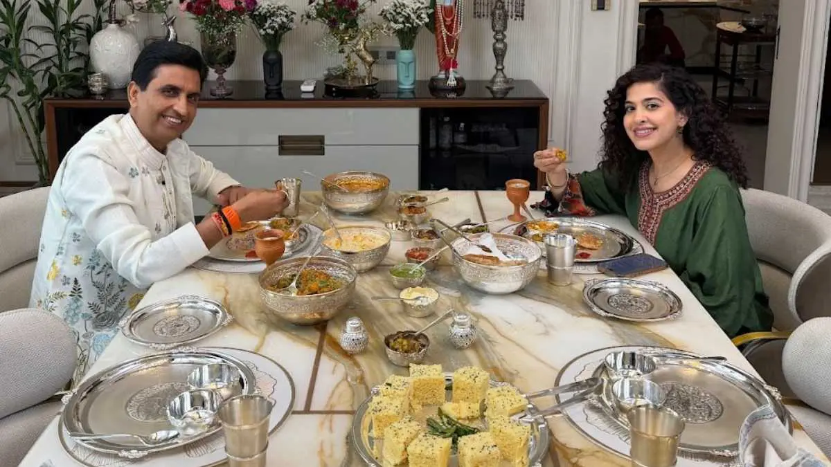 Kumar Vishwas Talks Politics, Poetry & Spirituality Over Aloo Puri On Sunday Brunch With Kamiya Jani