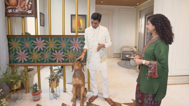 The Heartbreaking Reason Kumar Vishwas Keeps A Wooden Dog Inside His House
