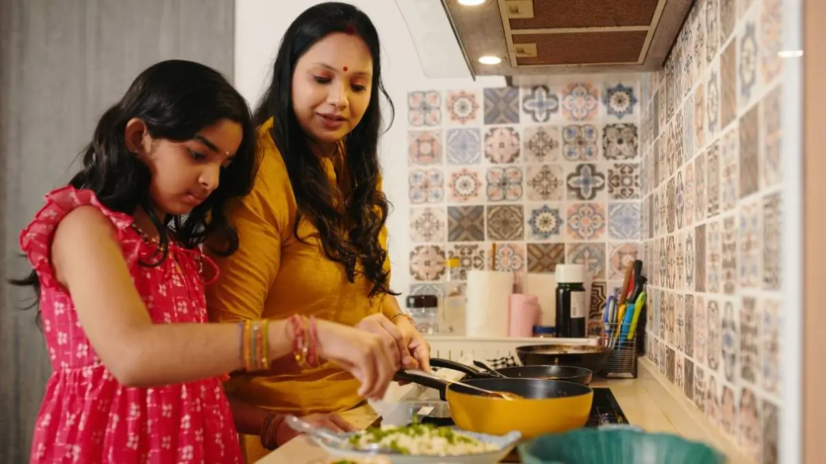 Mother’s Day 2026: 10 Things Moms Do In The Kitchen That Professional Chefs Swear By