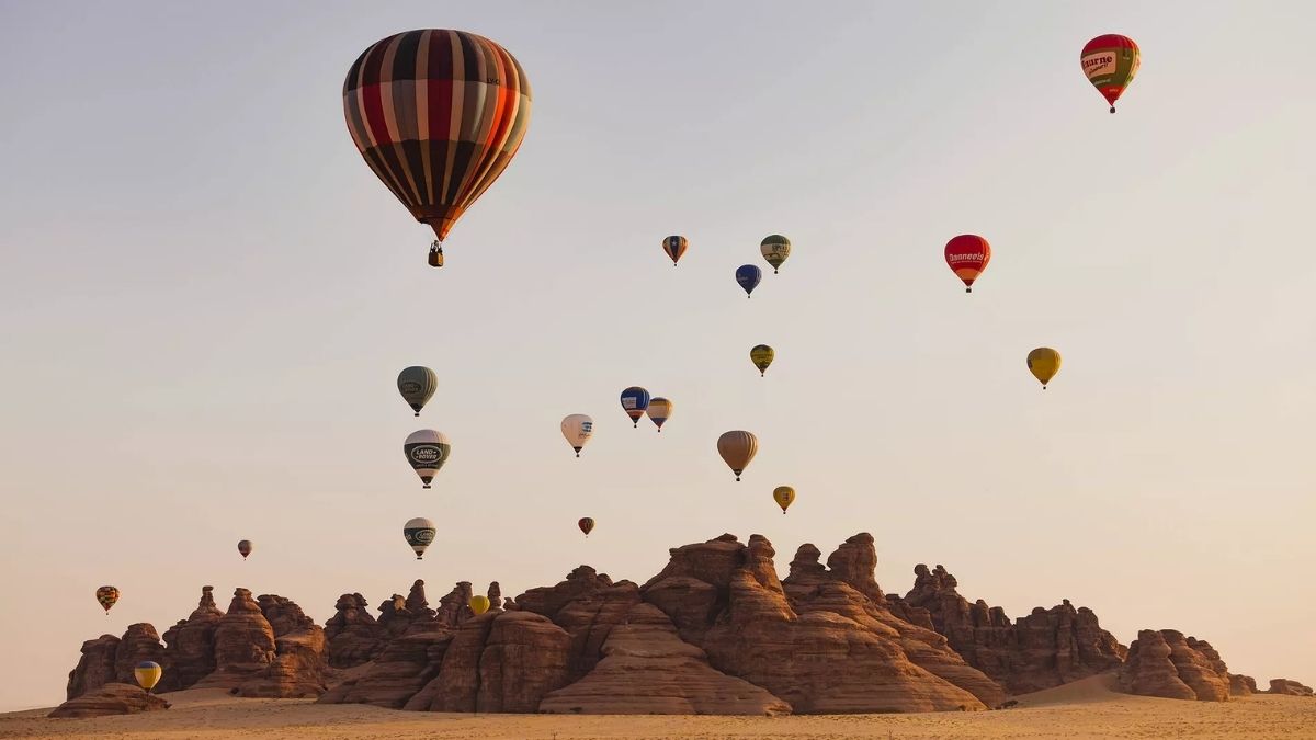 AlUla Skies Festival Returns This November With Stargazing, Balloon Rides & Night Shows