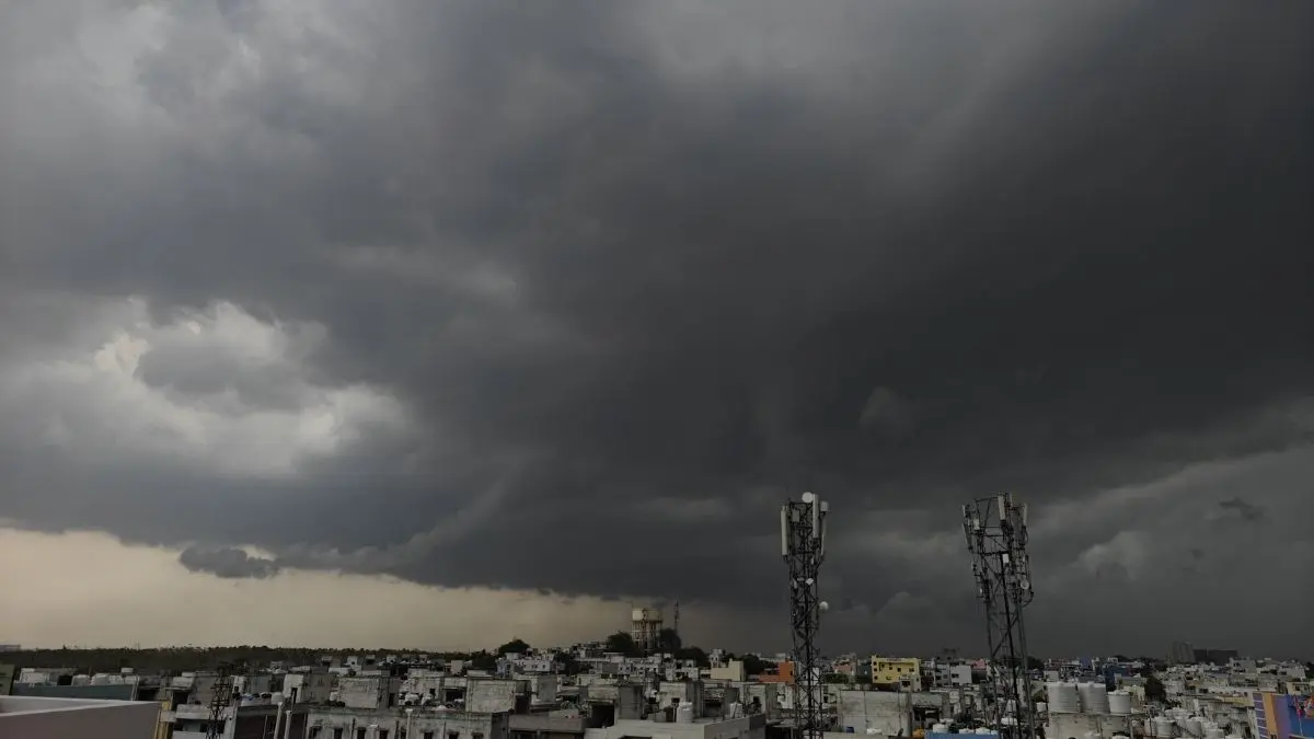 India Weather Update: Floods In Hyderabad, Rain Forecast For Bengaluru, Mumbai & Delhi