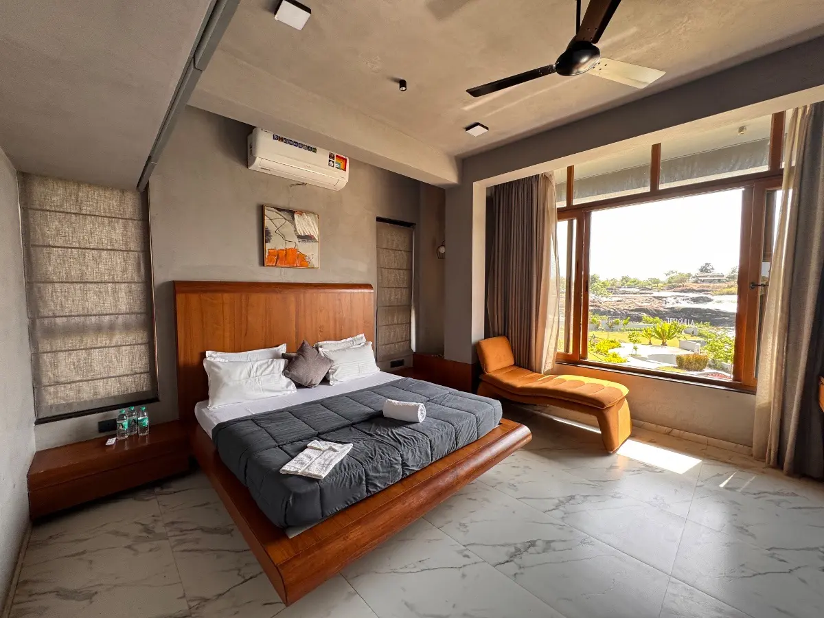 Flo Villa: A Private Retreat for Your Next Group Getaway