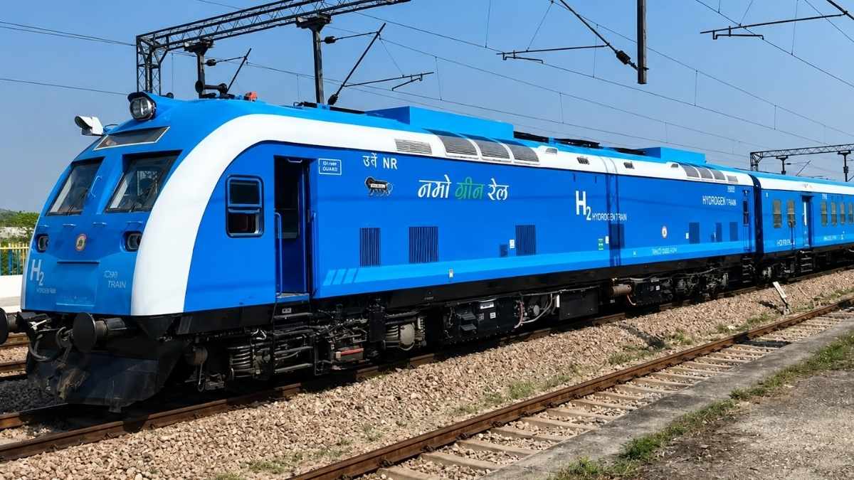 India’s First Hydrogen-Powered Train Successfully Completes Final 120 Kmph Trial