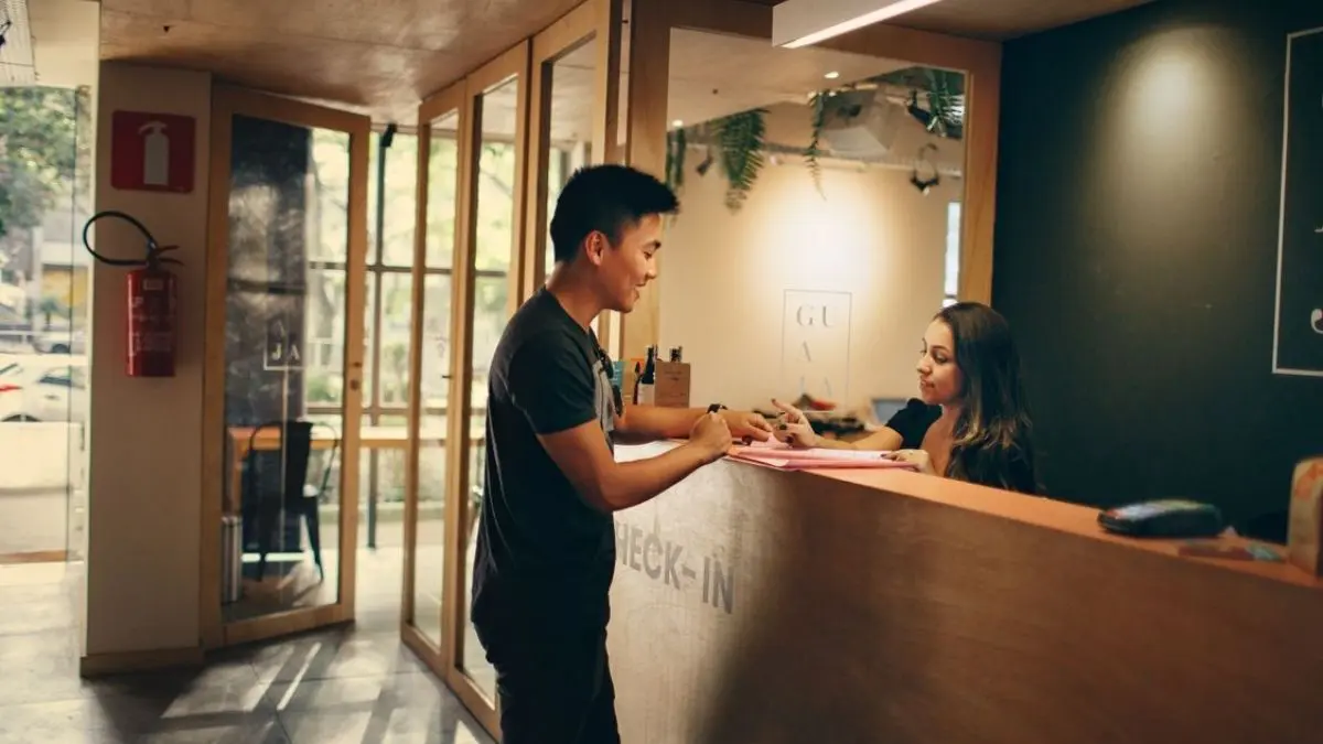 No More Waiting In Hotel Lobbies! You Can Now Check In Early & Check Out Late—Here’s How