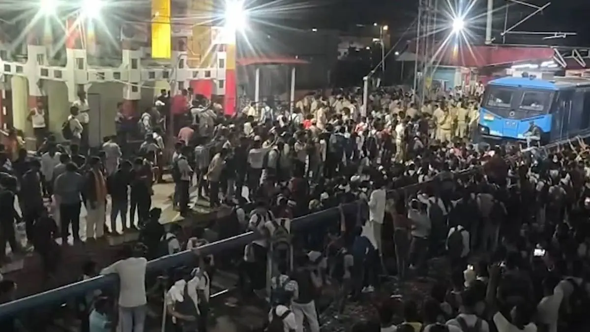 Pataliputra Station Operations Hit As Train Shortage Triggers Chaos & Protests Amid Police Exam