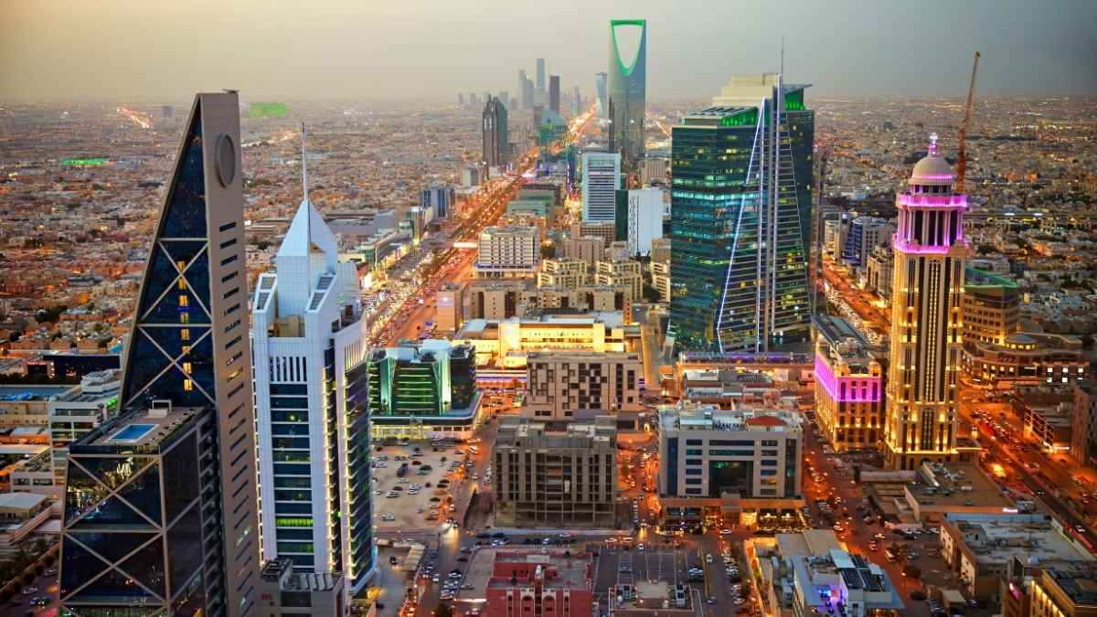 Saudi Arabia Mandates Dedicated Work Permits For Premium Residency Holders