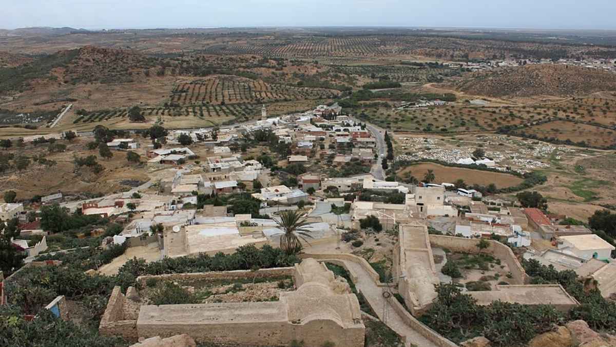 This Cliffside Village In Tunisia Has No Roads For Vehicles And You Can Only Explore It On Foot