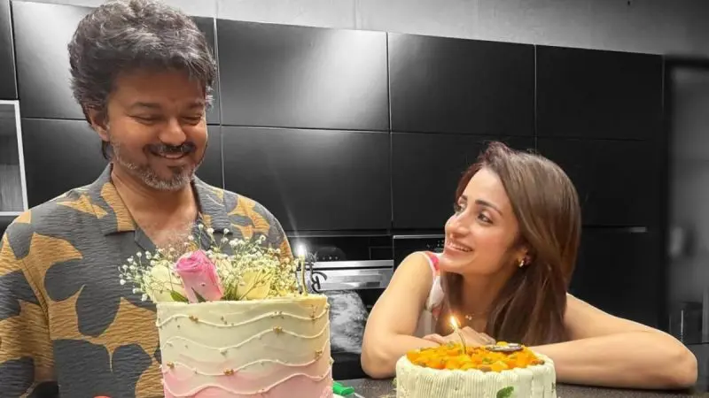 Trisha Krishnan Celebrates Vijay’s Birthday With Tiramisu From THIS Hyderabad Bakery