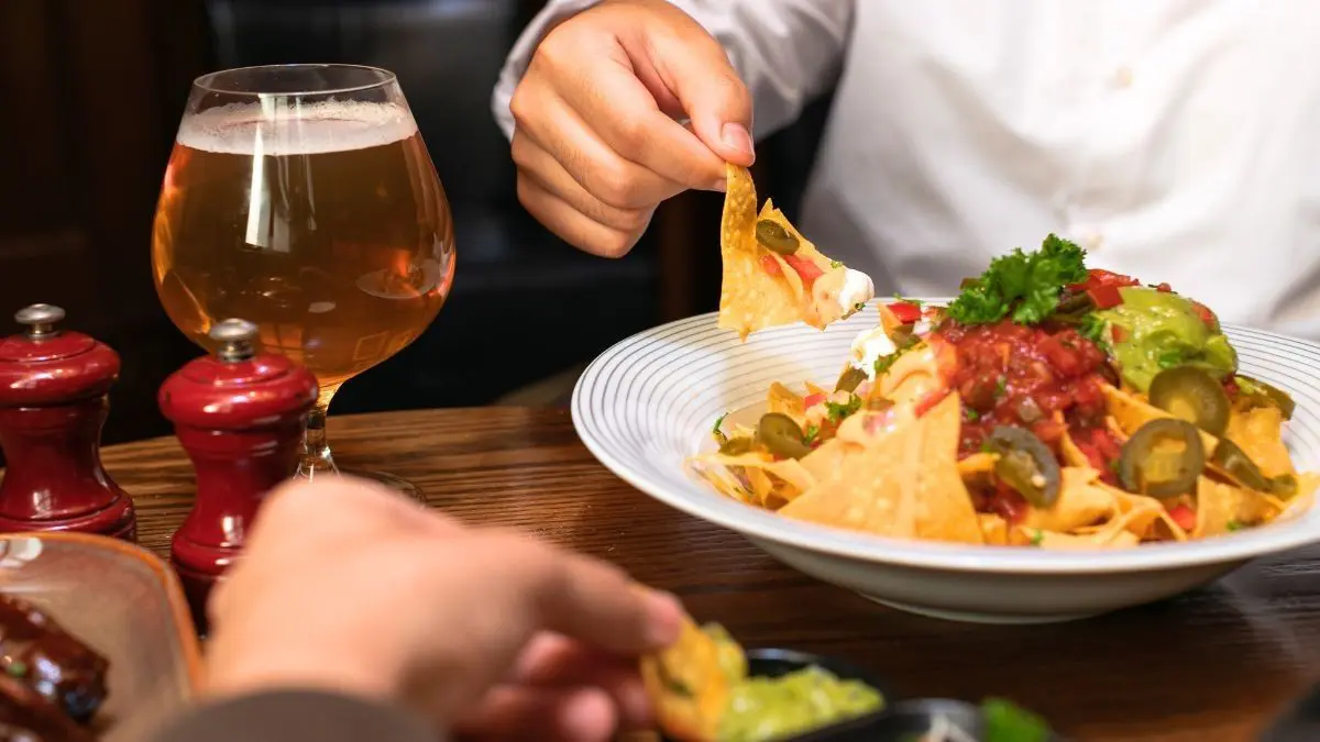 Can’t Help Reaching For Nachos When Having Alcohol? Study Explains Reason For It!