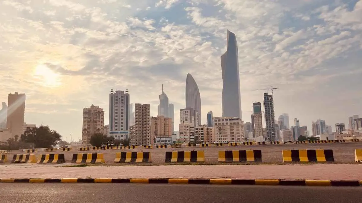 Kuwait: Delivery Motorcycle Riders Banned From Roads During Peak Heat Hours In Summer