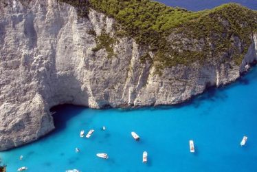 luxury influencer travel