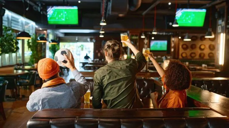 Bengaluru Restaurants To Stay Open Till Late For FIFA Screenings On 3 Days; Check New Timings