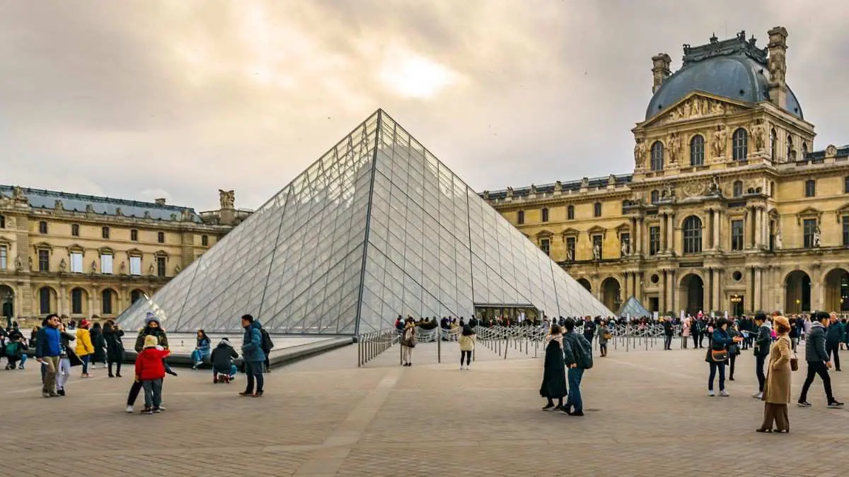 France To Shut Down Eiffel Tower, Louvre Museum Early Amid Heatwave; What Tourists Must Know!