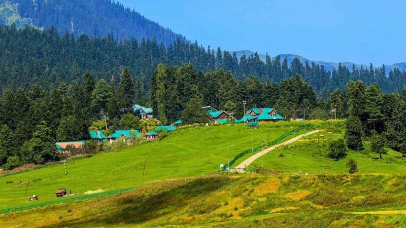 Gulmarg Introduces Odd-Even Vehicle Rule For The 1st Time Amid Tourist Rush