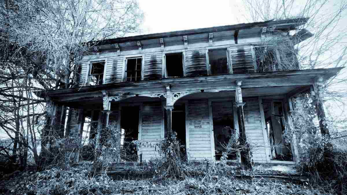 Why Is Japan Paying People ₹52,000 To Spend A Night In A Haunted House? 