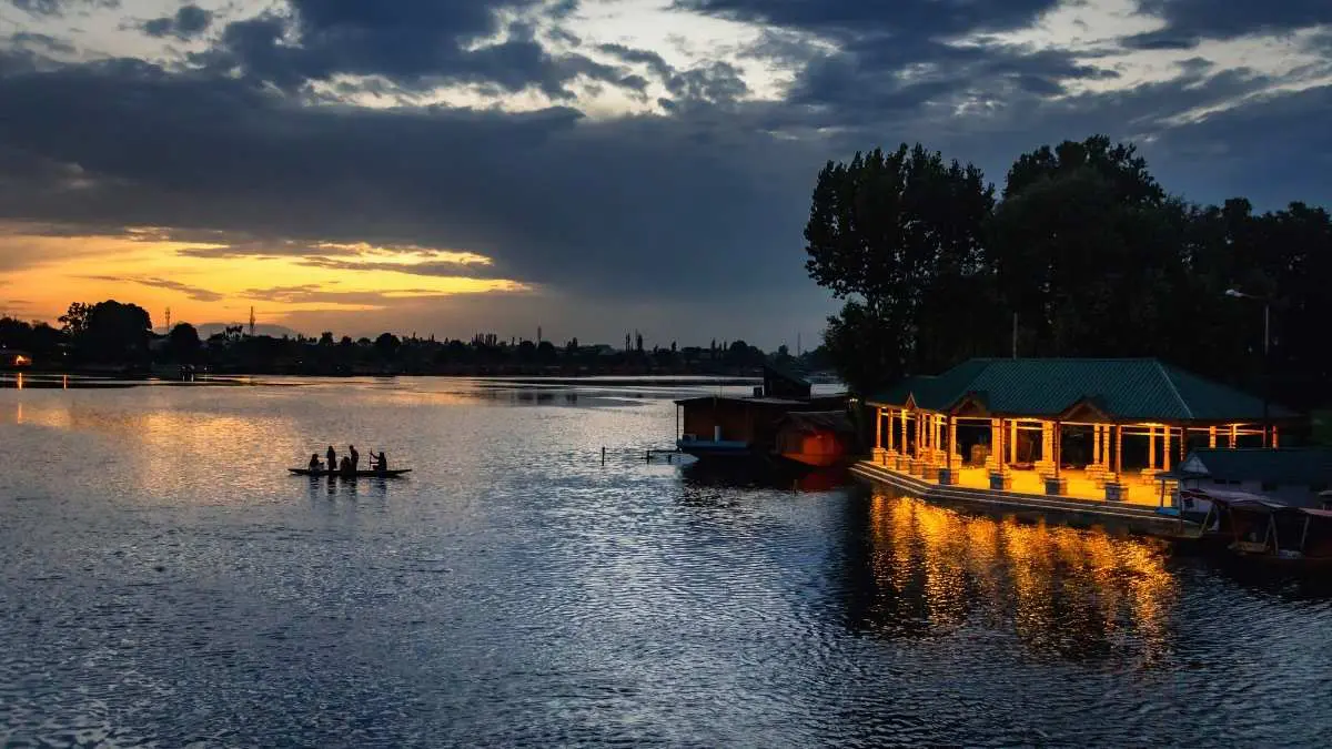 Kerala Houseboats Too Expensive? 7 Budget-Friendly Waterfront Escapes Across India To Explore