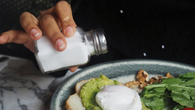Abu Dhabi Restaurants Must Now Swap Regular Table Salt For A Healthier Alternative; Here’s What’s Changing!