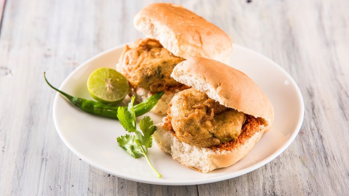 5 Minutes, Unlimited Vada Pavs? Bengaluru Is Hosting A Competition For Every Foodie Out There
