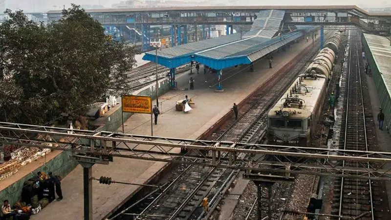 Drinking Water At Train Stations? Amid Rising E.Coli Cases, 20,000 Stations To Get ‘Tank To Tap’ System