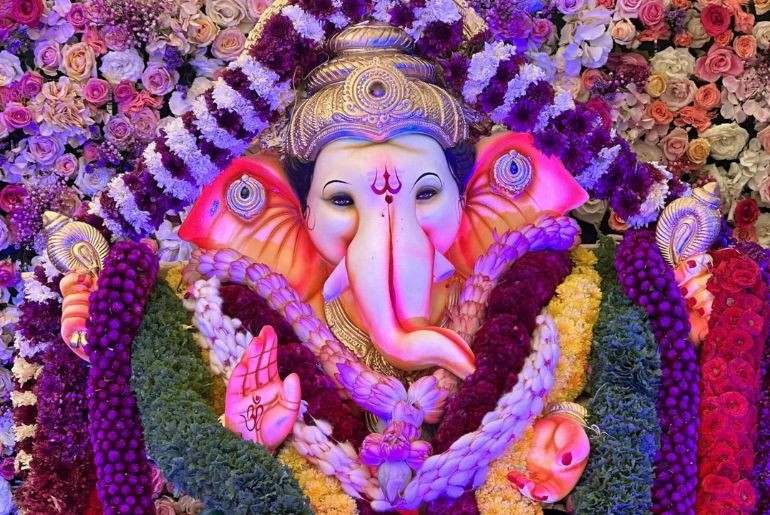 Cover Image Courtesy: @m_veer_/ Instagram and Madiwala Ganesha Utsava/ Instagram
