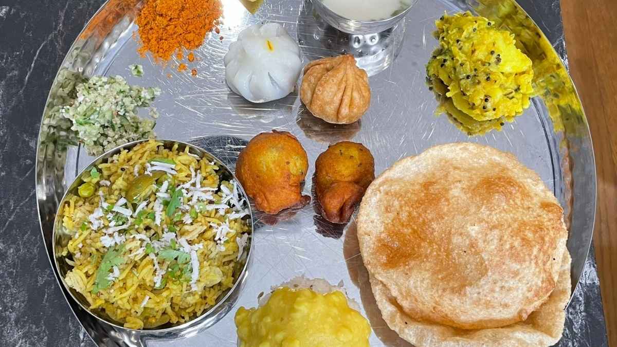 8 Maharashtrian Foods That Complete A Ganpati Thali, From Puran Poli To Bharli Vangi