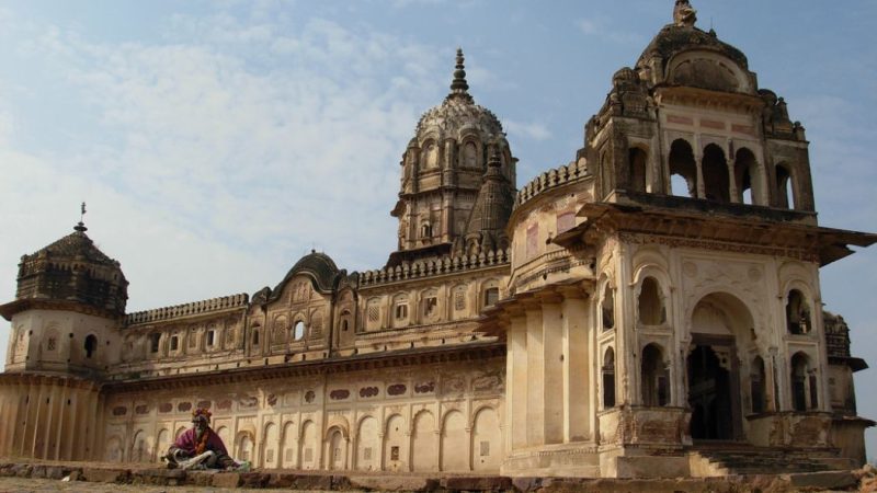 India’s Only Temple Where Lord Rama Is Worshipped As A King Is A 400-YO Enigma In Orchha