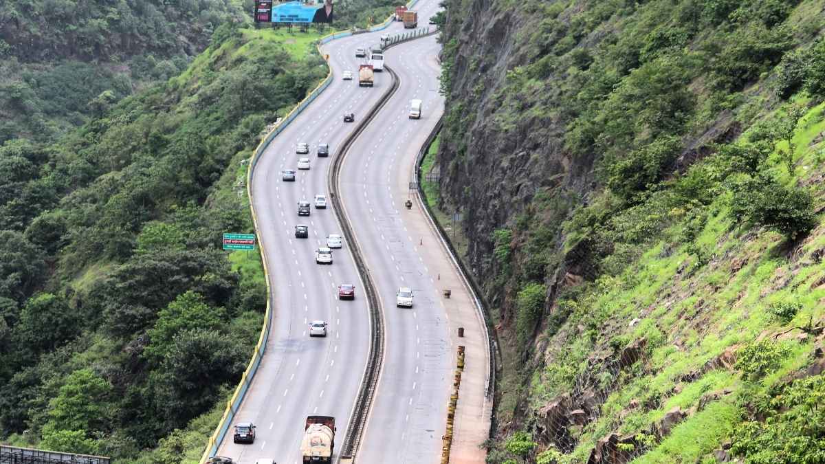 Ganeshotsav Rush: Mumbai-Pune Expressway Sees 3-Km Jam, What Are The Alternate Routes?